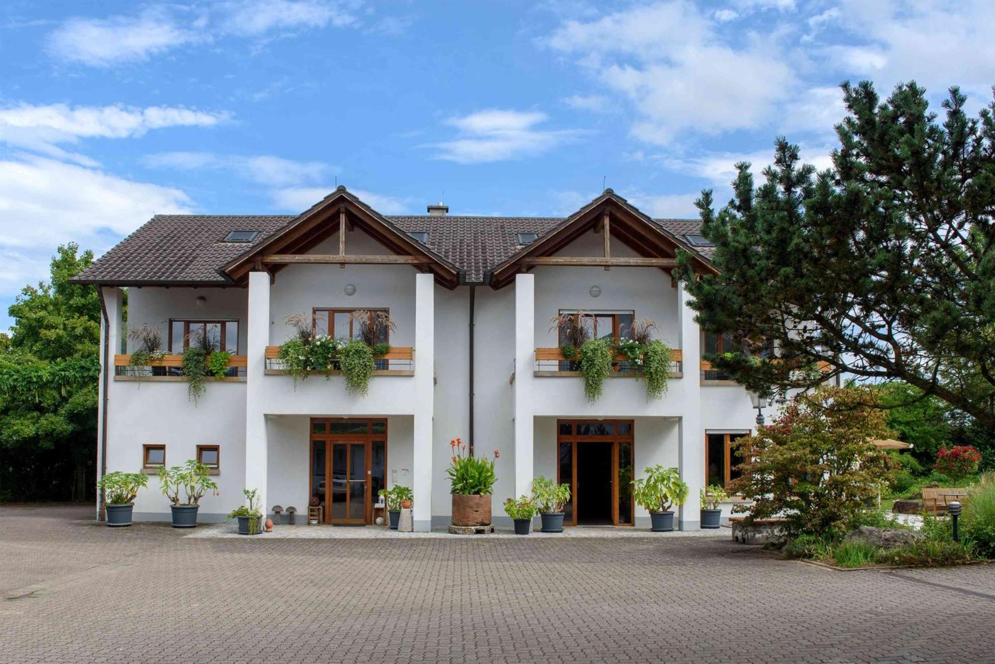 Gaestehaus Am Fuerstweg Heuchelheim-Klingen Exteriér fotografie