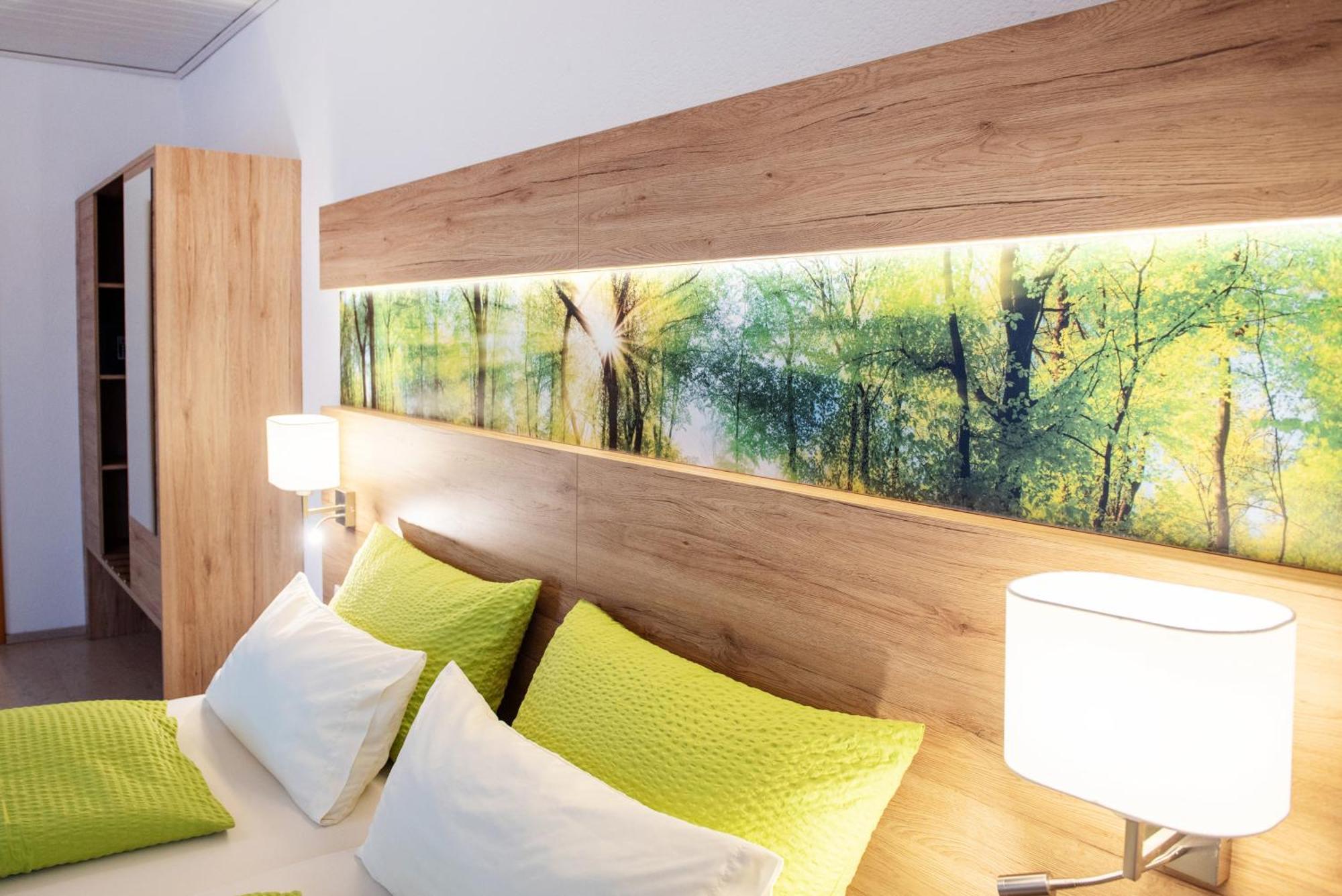 Gaestehaus Am Fuerstweg Heuchelheim-Klingen Exteriér fotografie